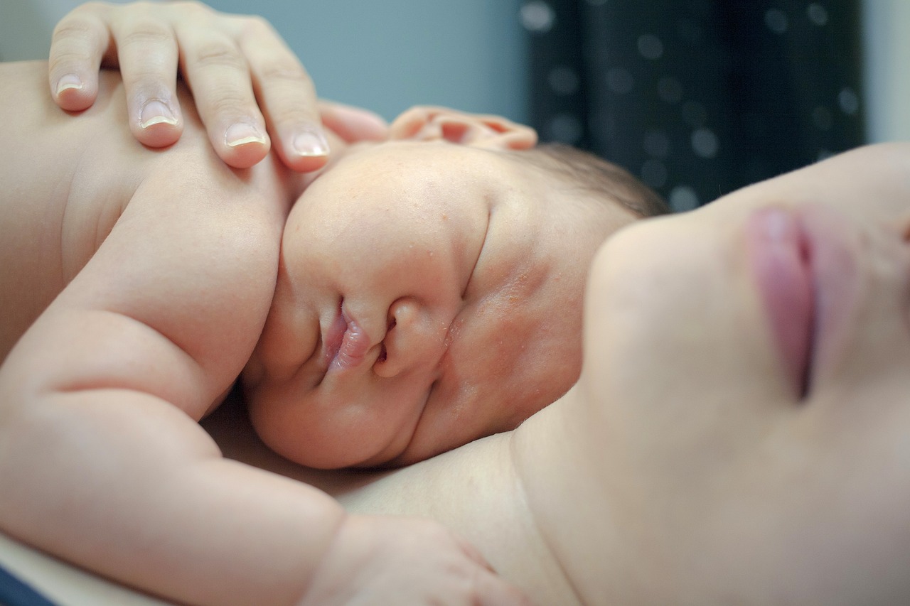子育て中の夜泣き対策に役立つホットラインは？
